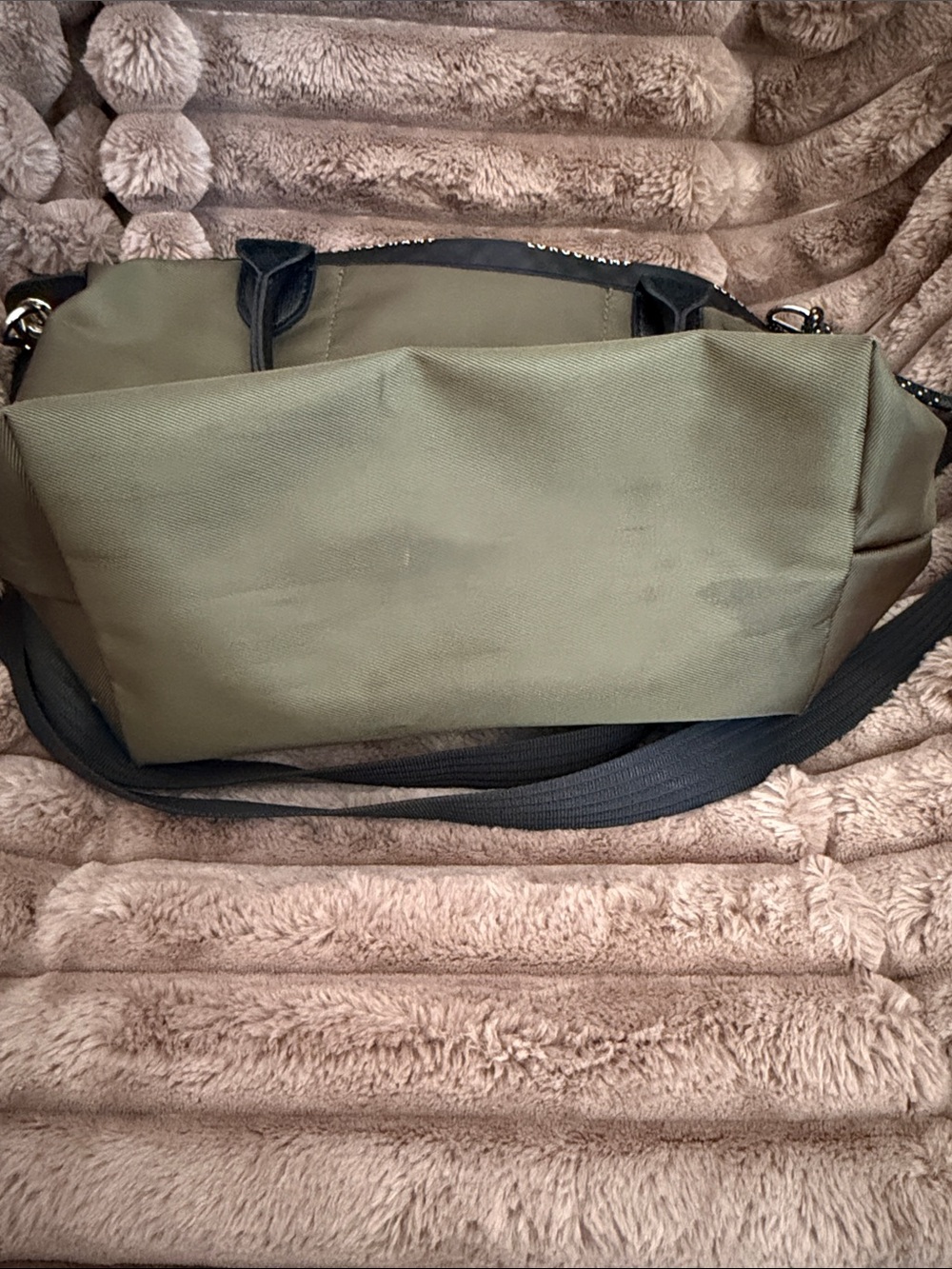 Longchamp Olive Nylon Crossbody with Black Trim - Picture 3 of 10